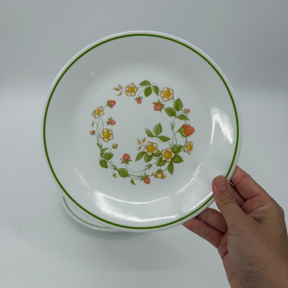 Corelle Strawberry Sunday Bread Butter Plates Set of 3 Vintage Corning USA 6.75"